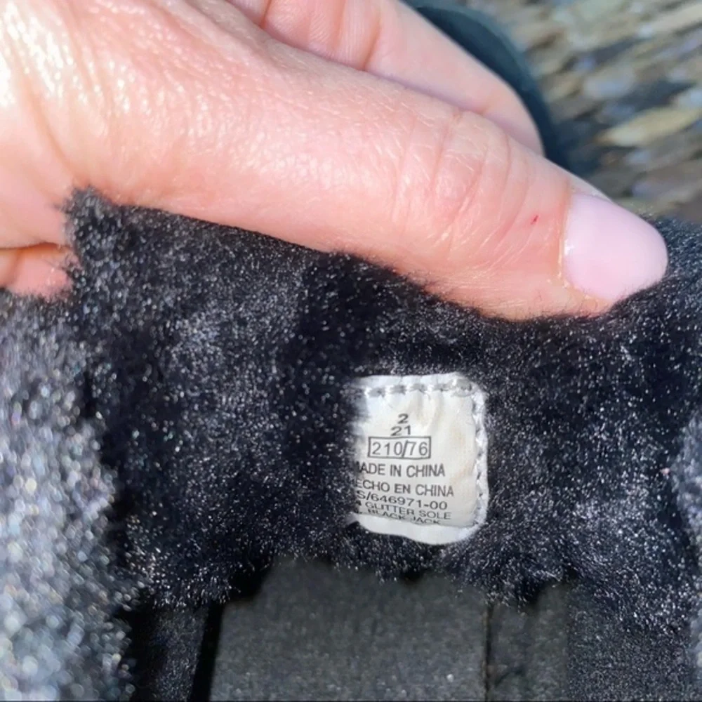 Old‎ Navy ankle boots kids size 2 black with fur
